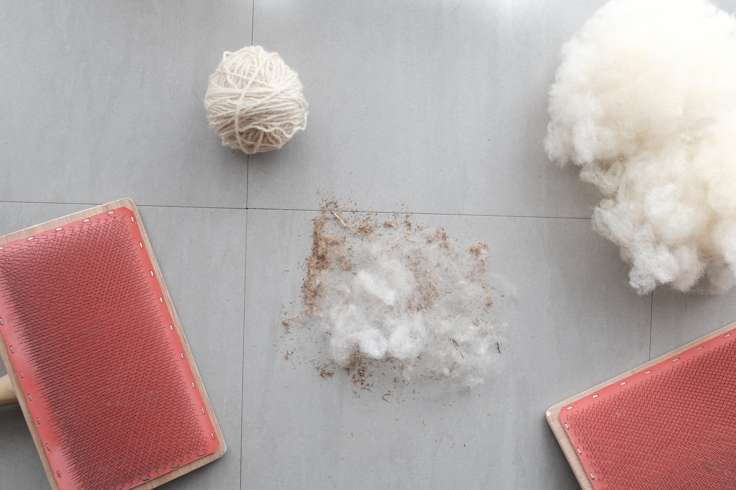 GIGI & NENE 刺繍用の糸と中綿用の羊毛 15gセット
