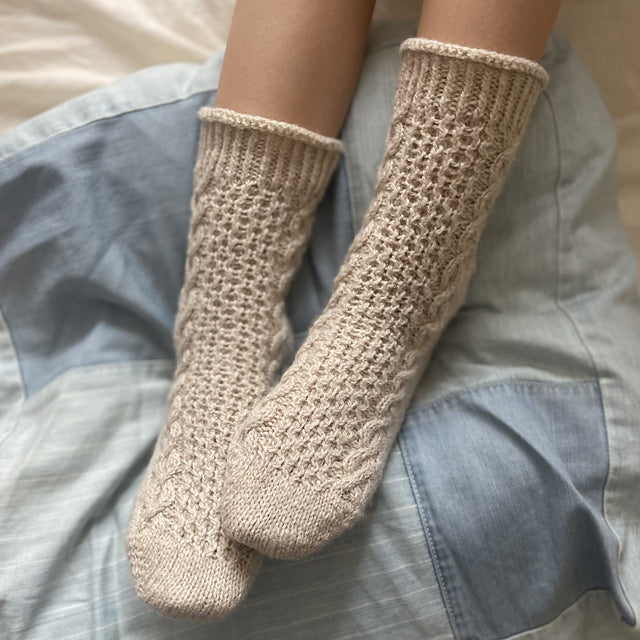 羊ノ糸で編む comogomo socks by woocoknits(数量限定・ステッカー付き)