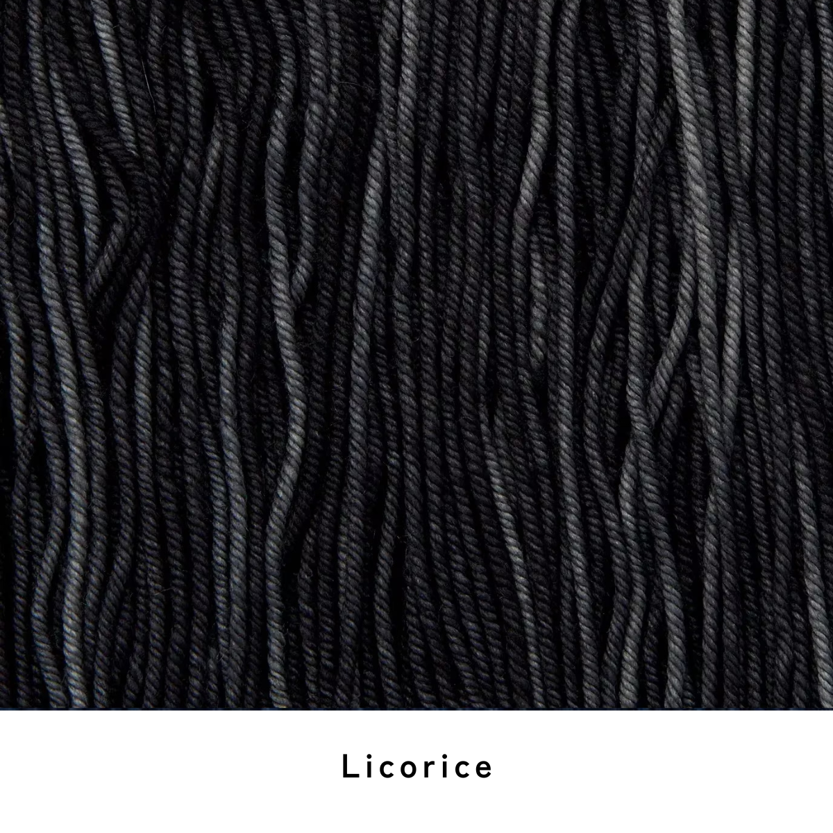 Sunny Poncho 糸セット - Licorice x Lake