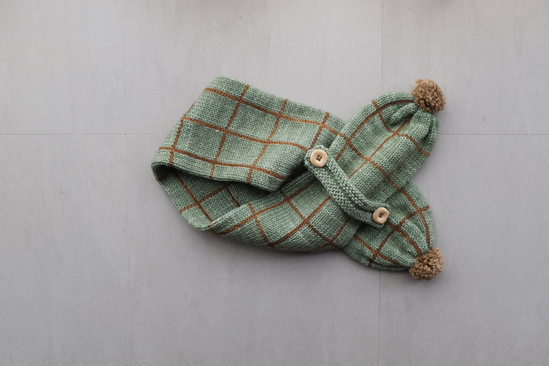 チェックとポンポンのマフラー toddler & kids