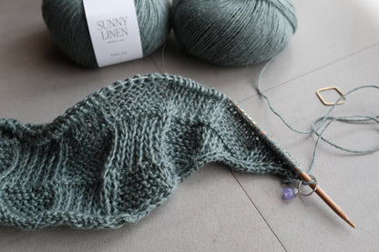 [受注販売] 糸セット Sunny Linen で編む Acorde Cardi by Yety Knits