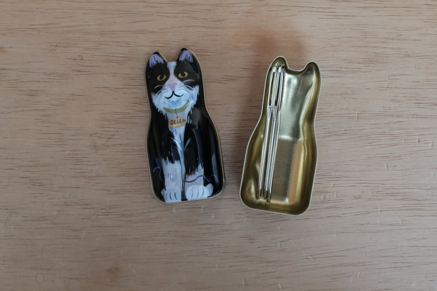 Black Cat Tin - Tapestry Needles