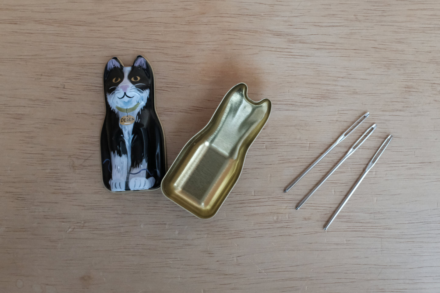 Black Cat Tin - Tapestry Needles
