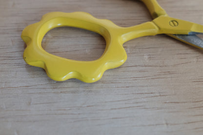 Swerve Mini Scissors