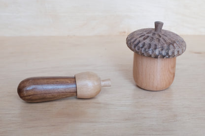 Stitch Marker Holding Acorn