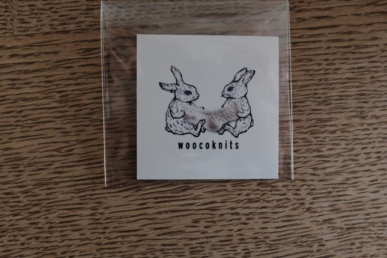 羊ノ糸で編む comogomo socks by woocoknits (ステッカー付き)