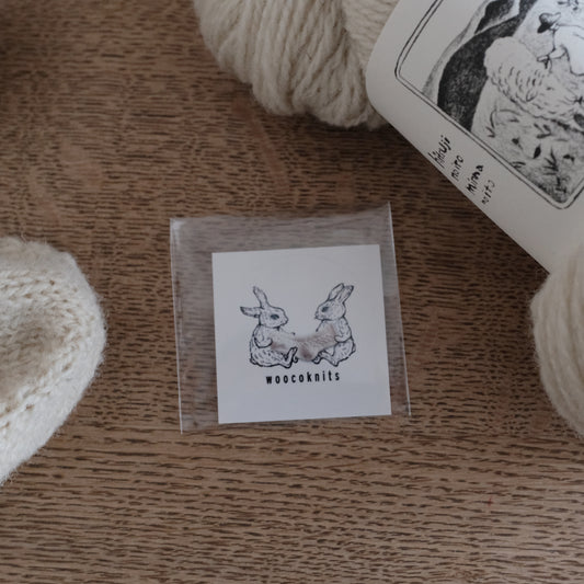 羊ノ糸で編む comogomo socks by woocoknits (ステッカー付き)