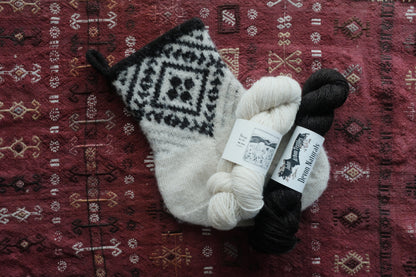 羊ノ糸で編む Finn Christmas Stocking