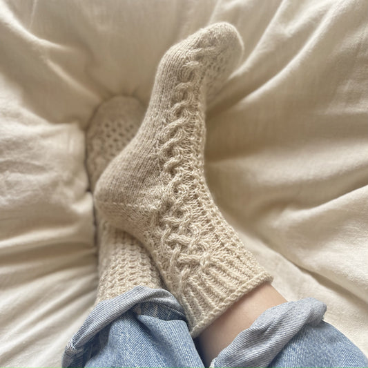 羊ノ糸で編む comogomo socks by woocoknits（数量限定・ステッカー付き）